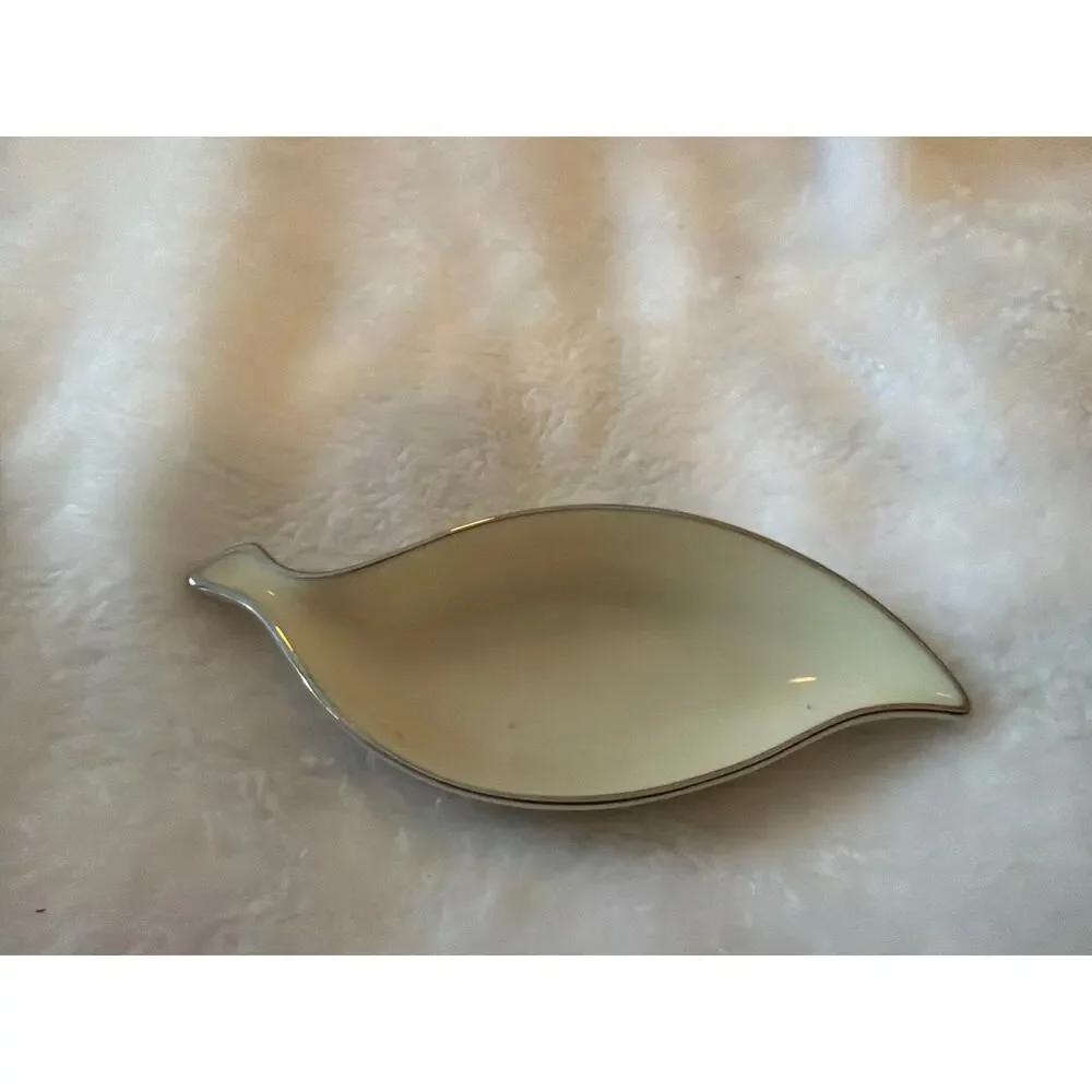 Lenox Hand Painted Platinum Leaf Shaped Trinket Dish Porcelain Jewelry Tray